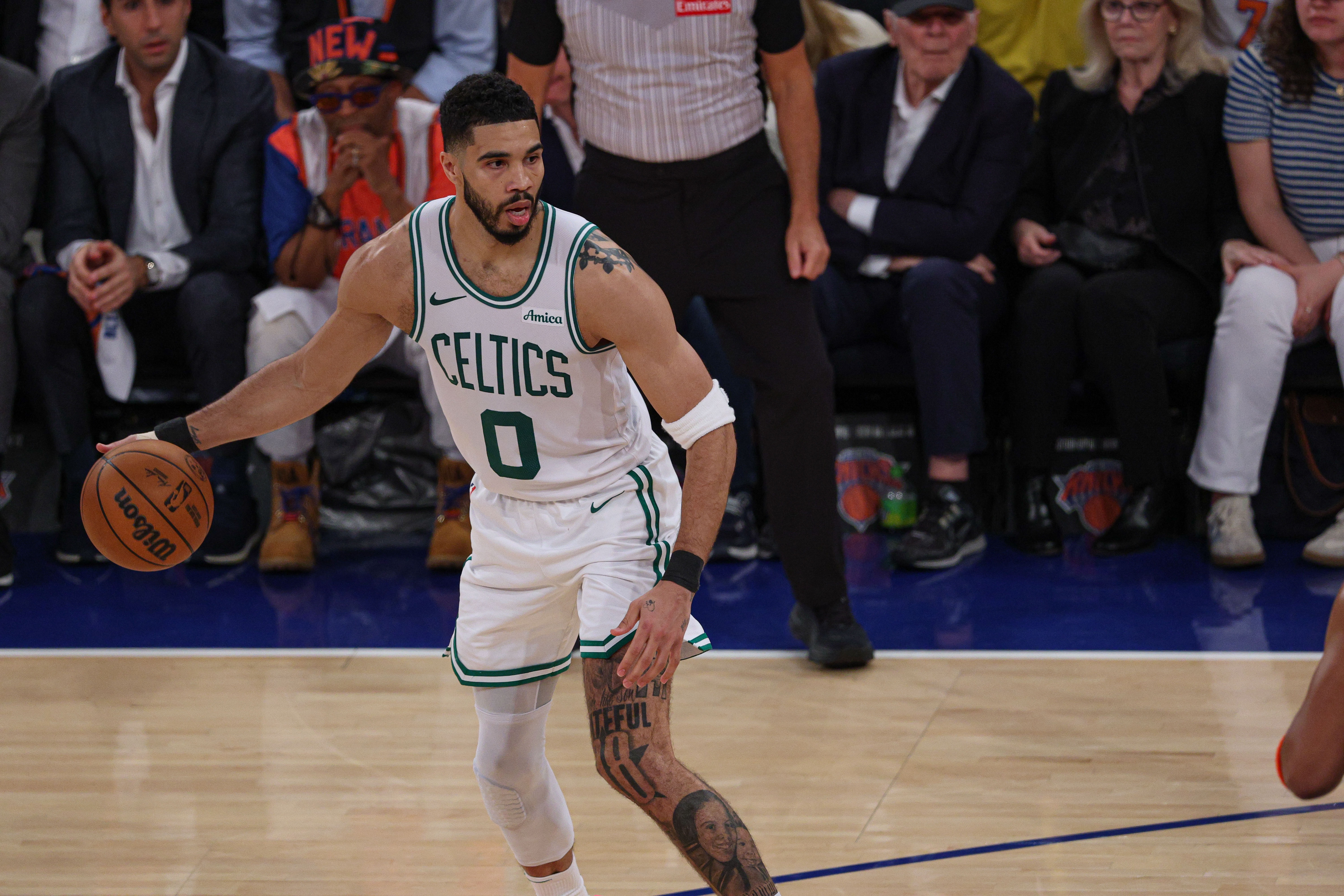 开云官网-东部第三！队记：塔图姆计划在二月和三月全力以赴 争取早日复出