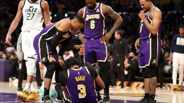 kaiyun-浓眉伤退詹姆斯顶上，湖人带着胜利进入全明星假期